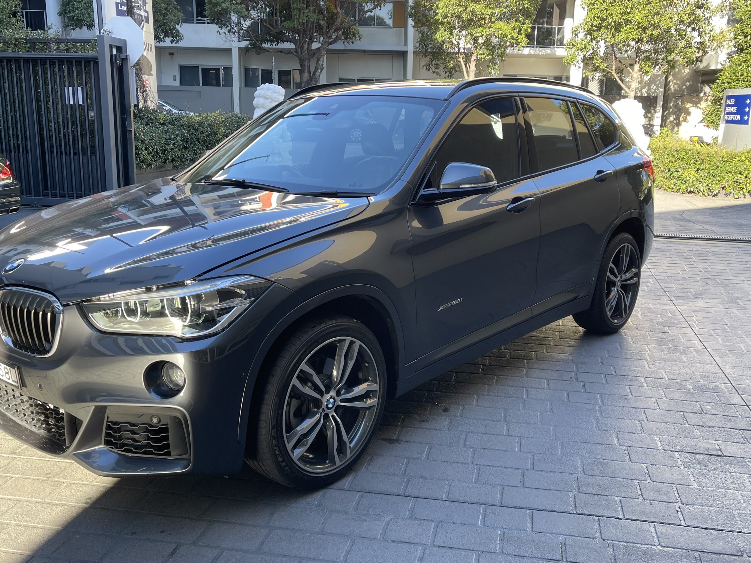 2016 BMW X1 xDRIVE 25i – Larke Hoskins
